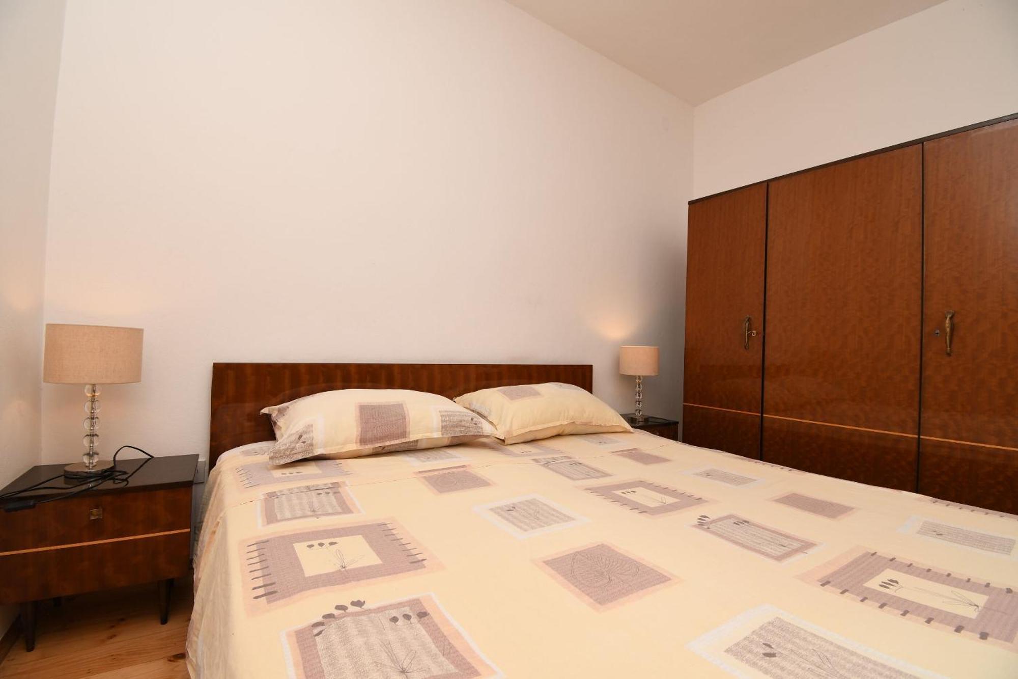 Apartment Dory Трогир Екстериор снимка