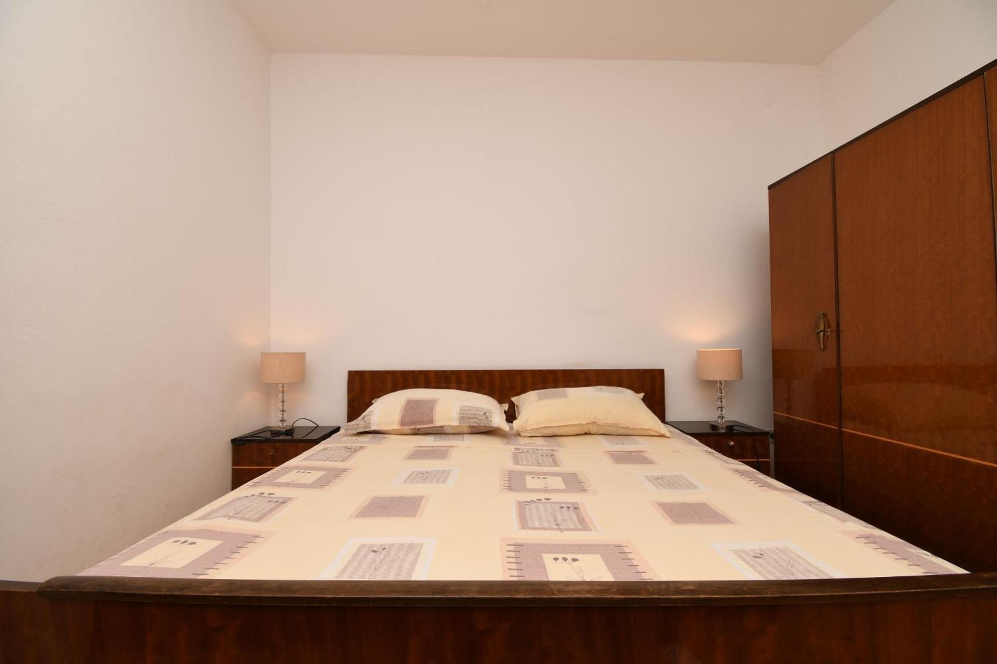 Apartment Dory Трогир Екстериор снимка