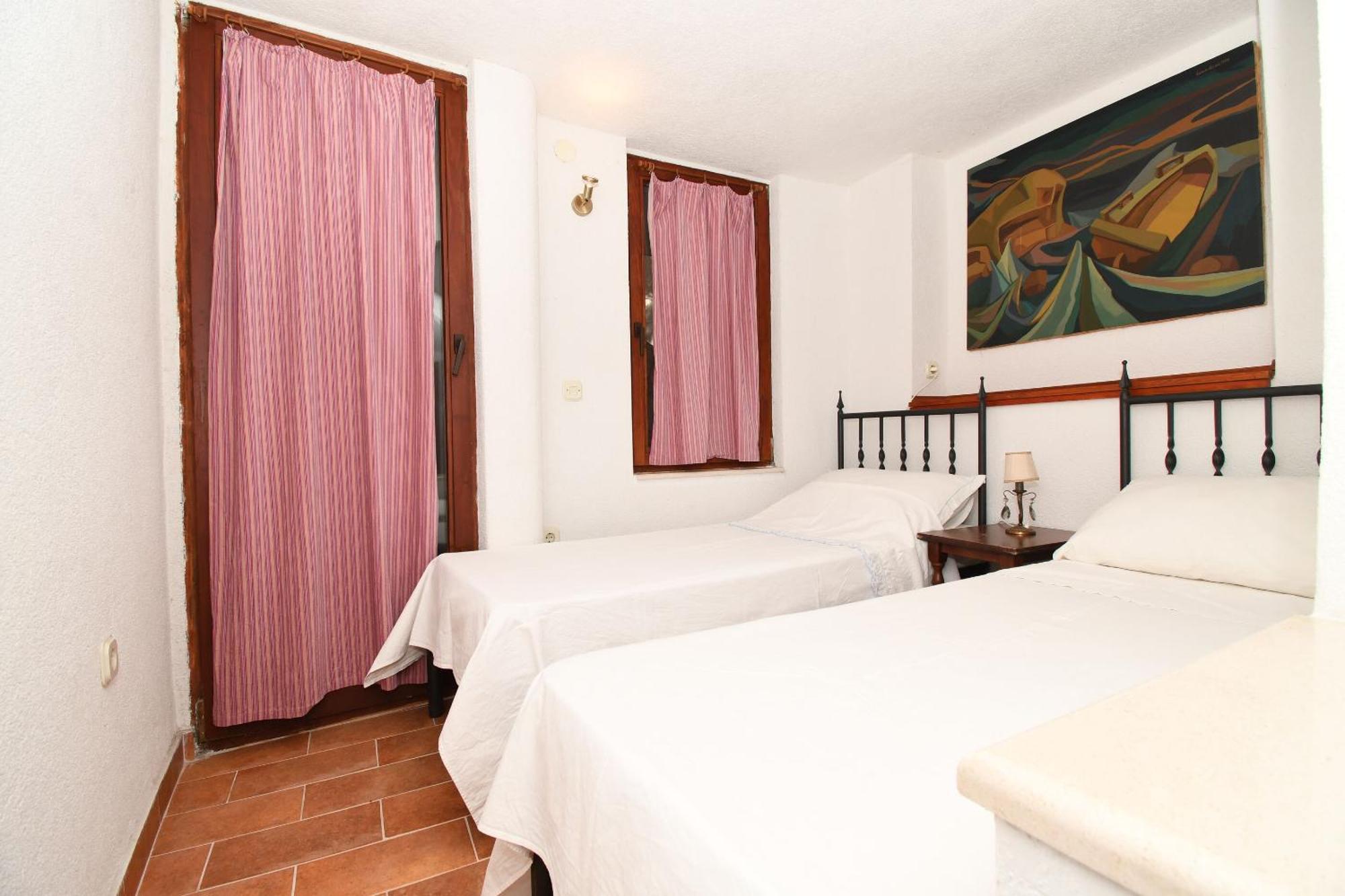 Apartment Dory Трогир Екстериор снимка