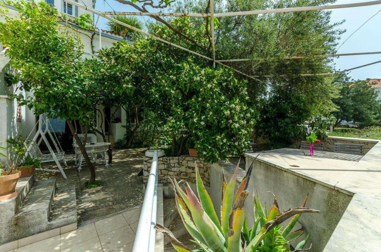 Apartment Dory Трогир Екстериор снимка