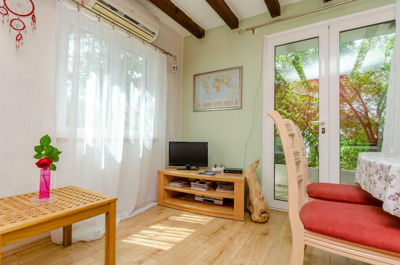 Apartment Dory Трогир Екстериор снимка