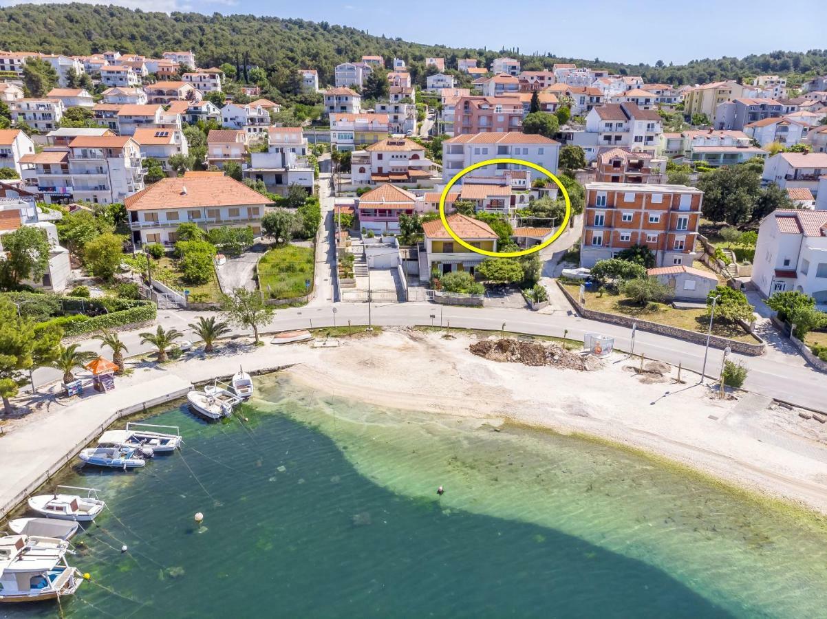 Apartment Dory Трогир Екстериор снимка